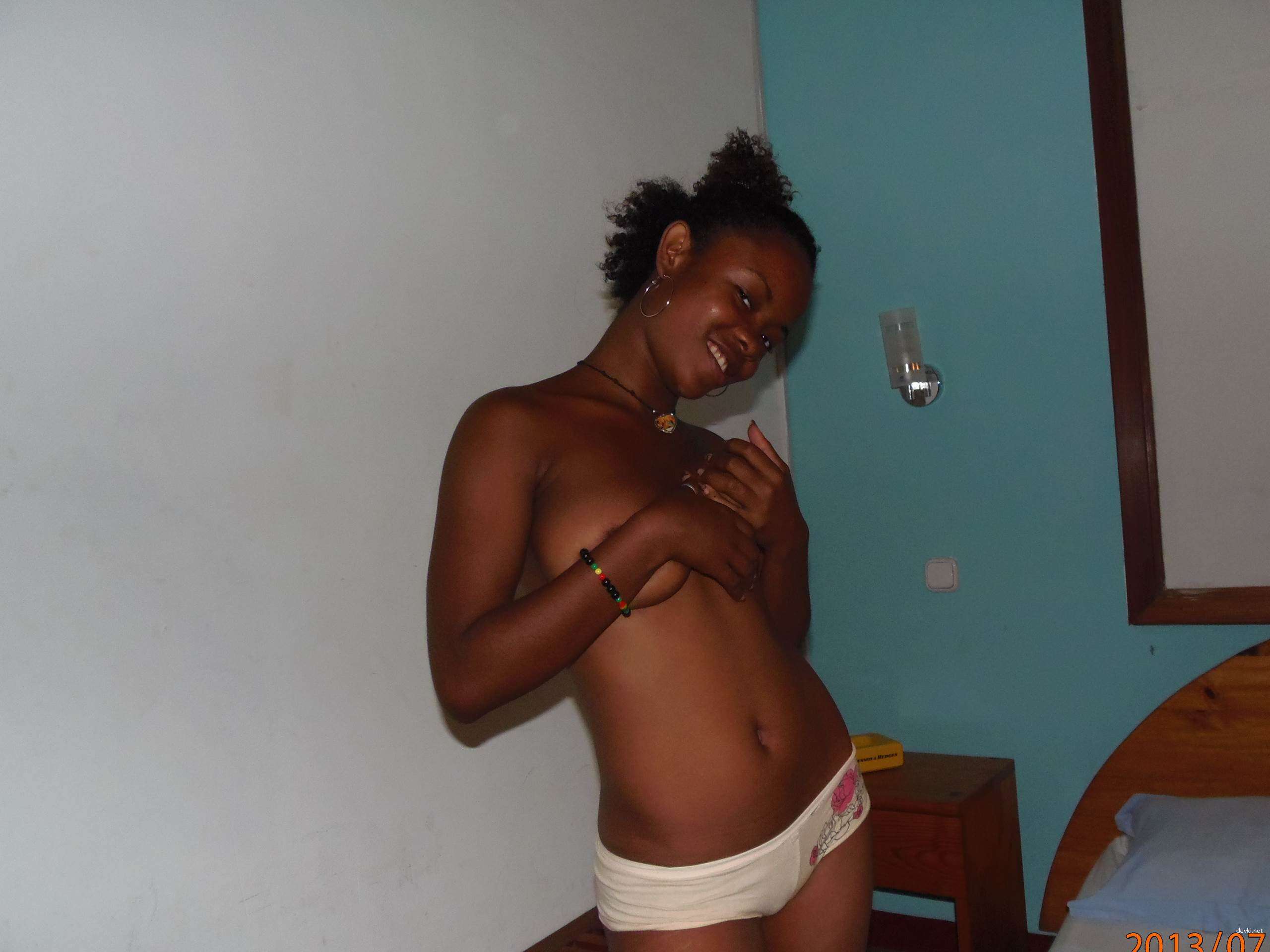 Black Chick Amateur Porn: Explicit Interracial Sex Photos