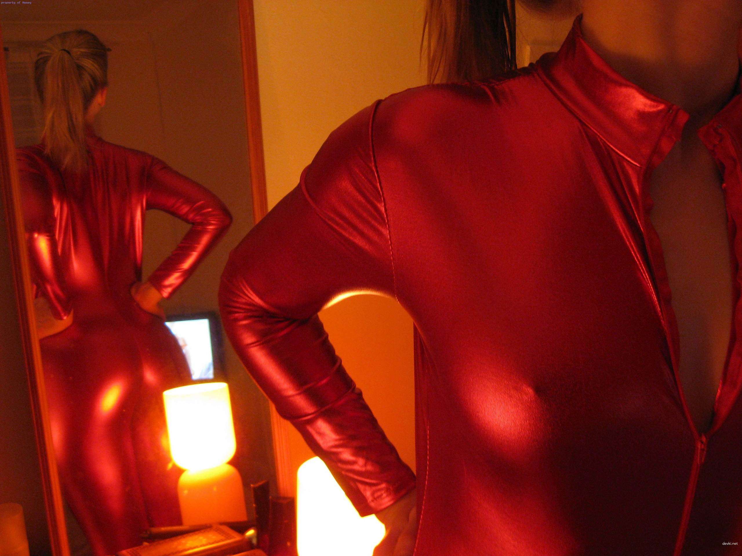 Hot Woman's Ass Amateur Porn Pic: Explicit Booty Close-Up