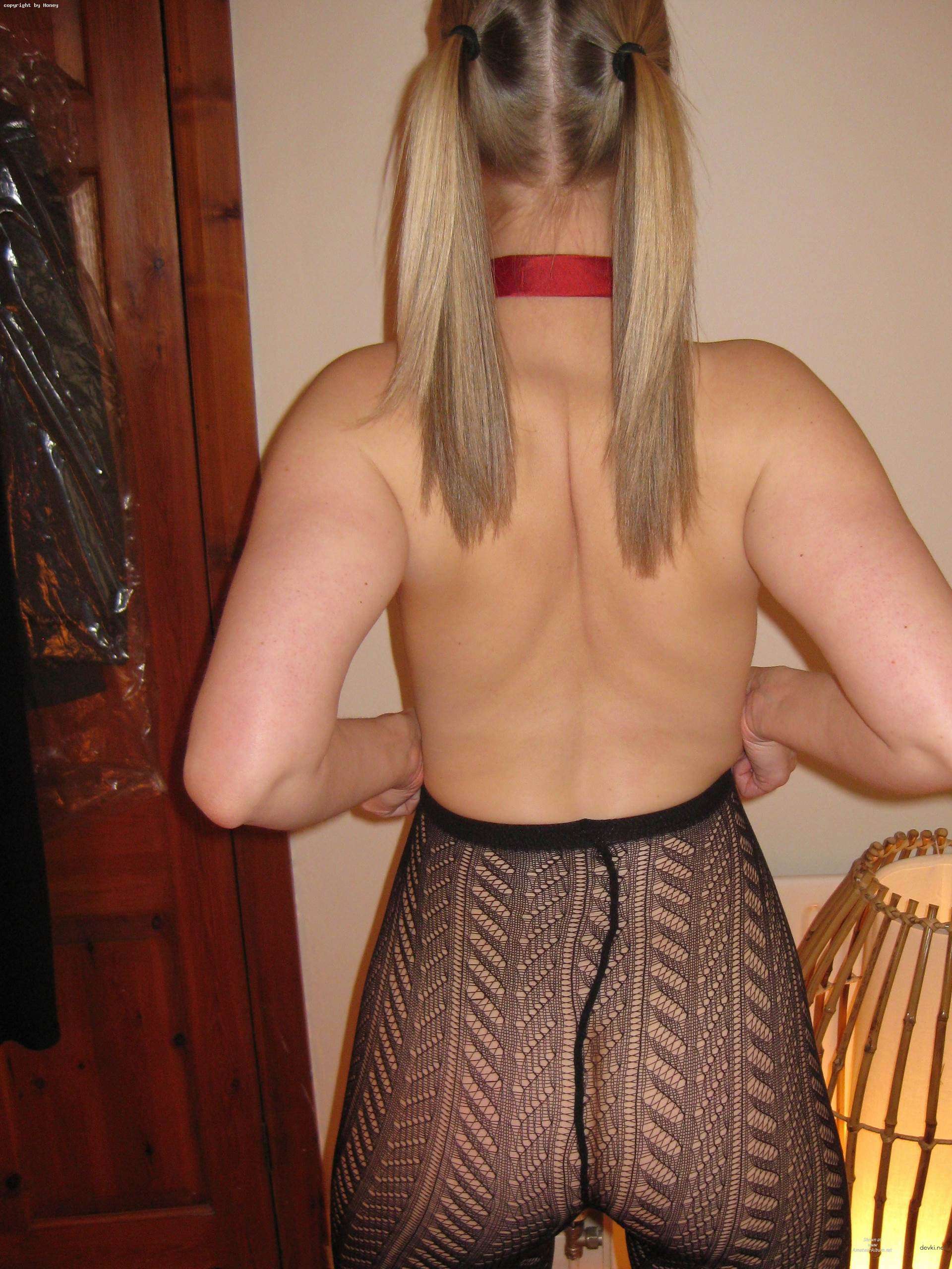 Hot Woman's Ass Amateur Porn Pic: Explicit Booty Close-Up