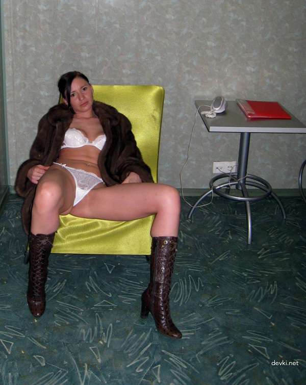 Amateur Porn Photo: White Stockings Babe in Hardcore Action