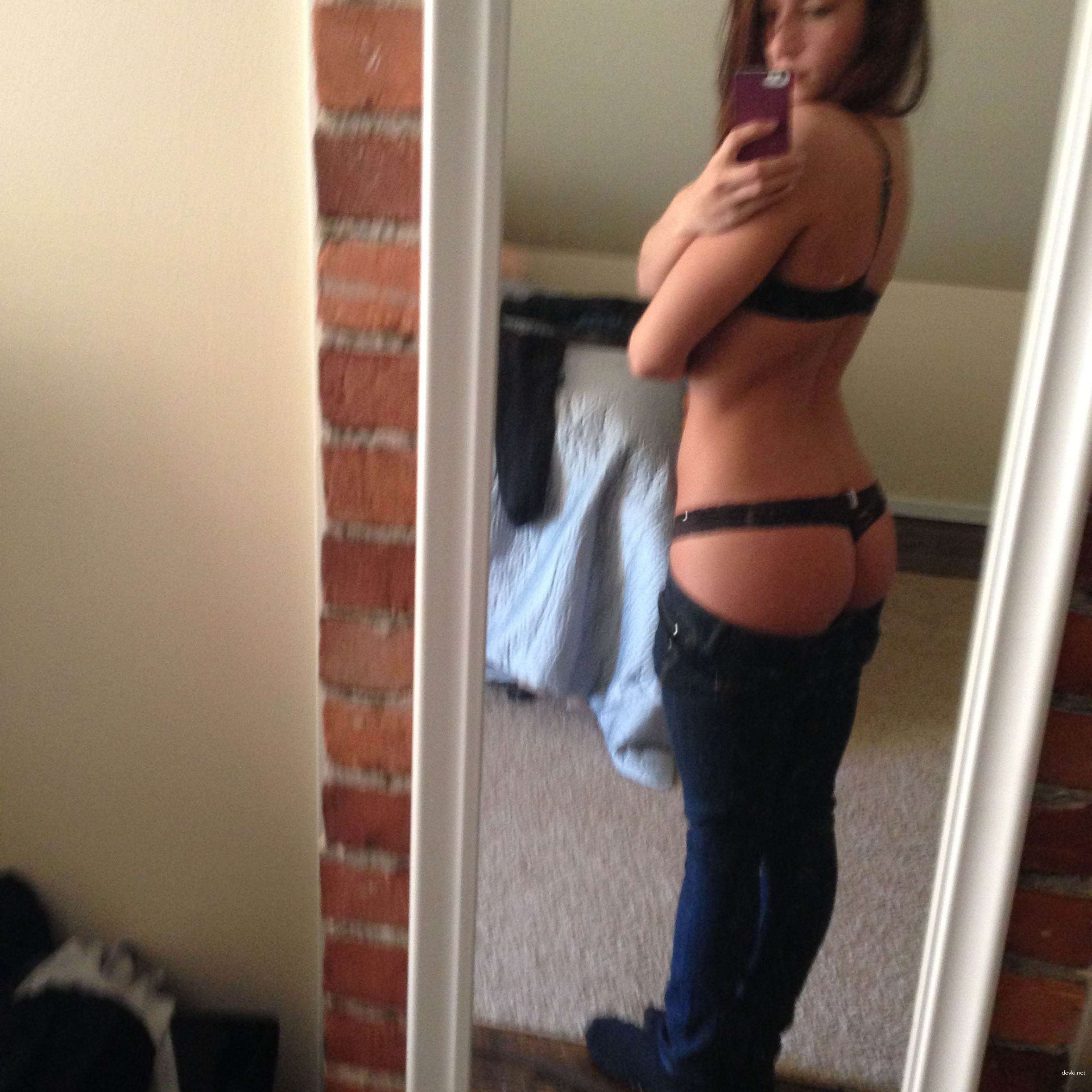 Hot Amateur Babe's Amazing Ass - Explicit XXX Photo