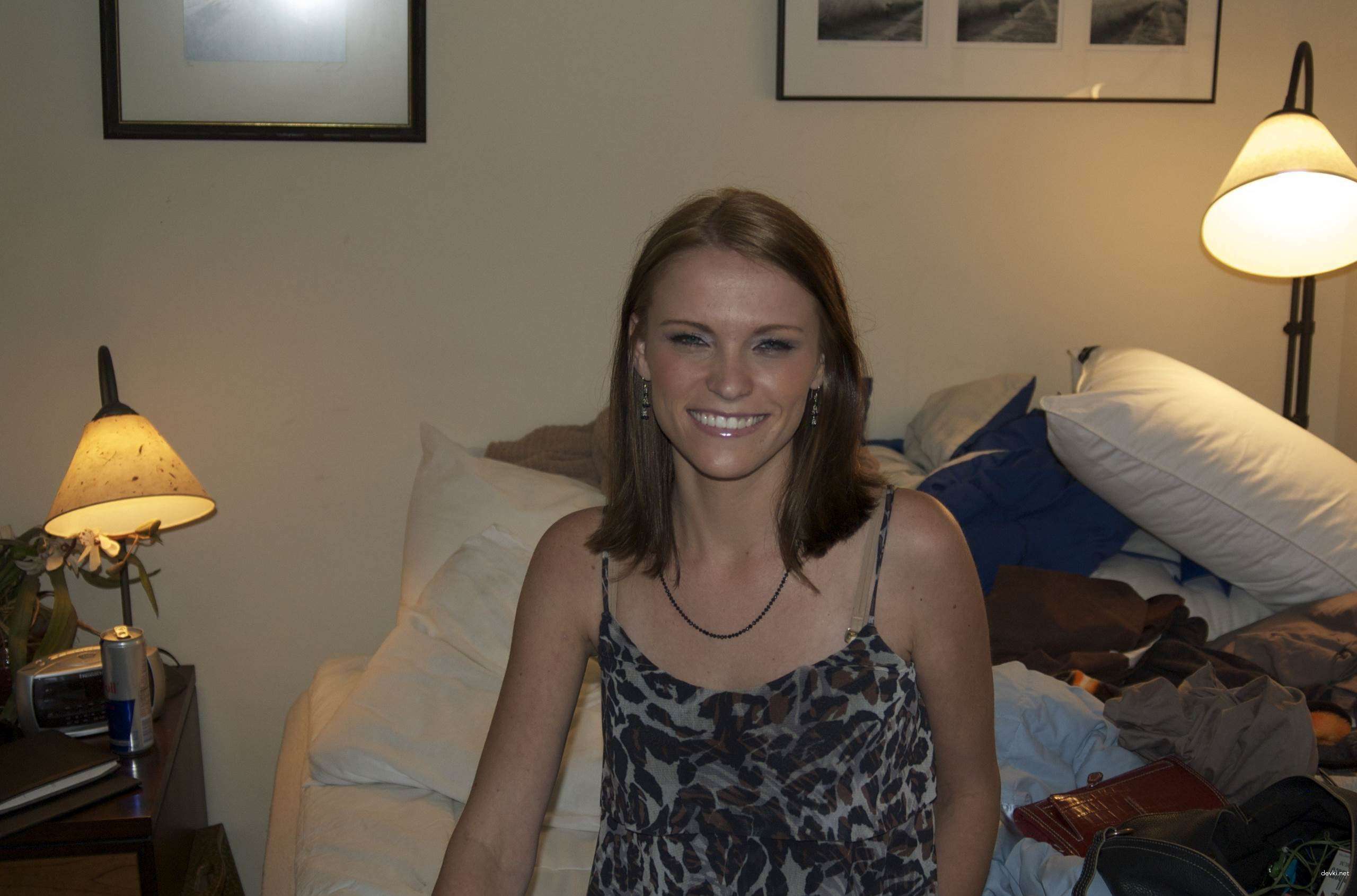 Hot Wife Poses in Amateur Porn Photos - Explicit XXX Content