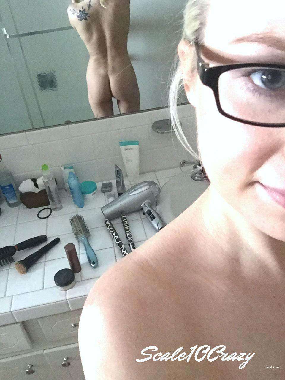 Blonde Amateur Porn Photos: Explicit XXX Pics of Hot Amateur Blonde