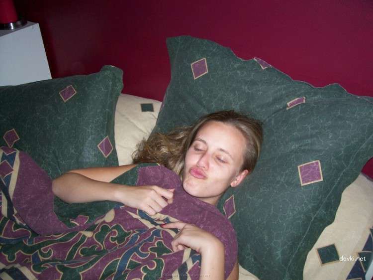 Finger Banging Amateur Pussy: Explicit Photo Shoot for Horny Viewers