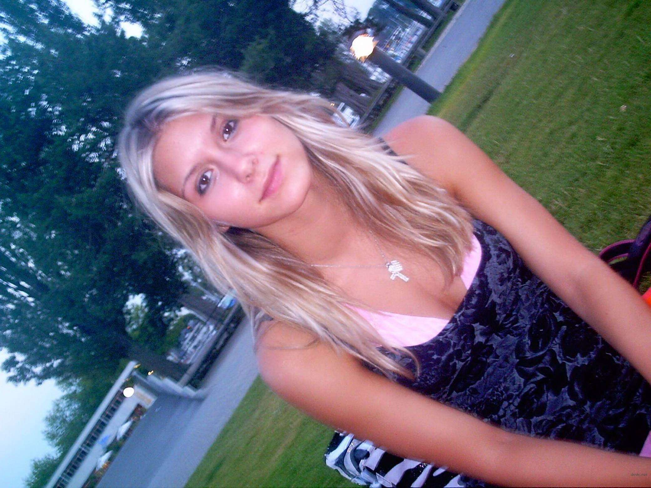 Explicit Amateur Nude Student Private Photo Shoot