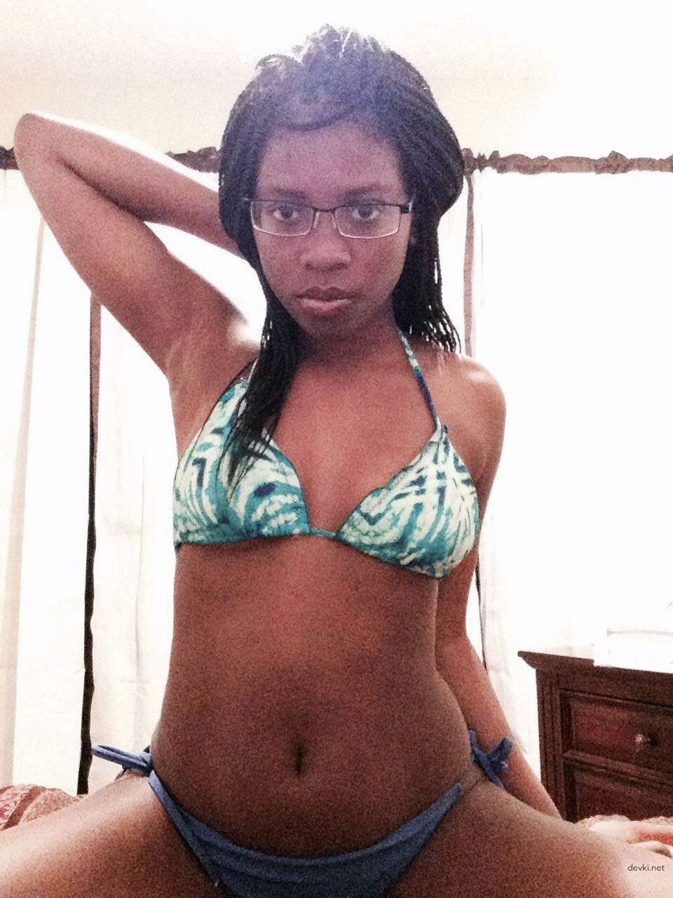 Amateur Babe Captures Her Boobs in Provocative Selfies