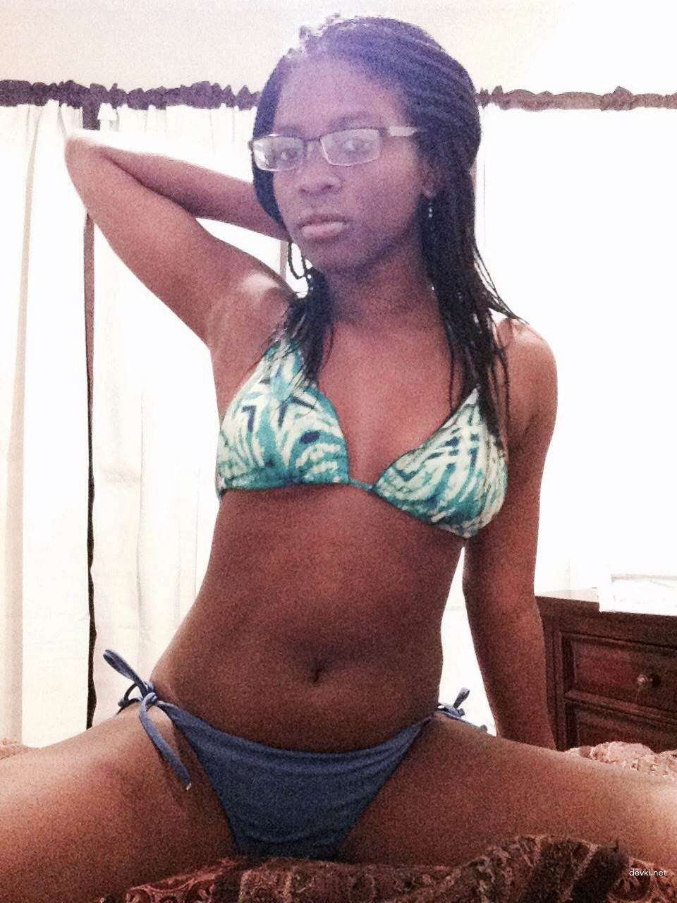 Amateur Babe Captures Her Boobs in Provocative Selfies