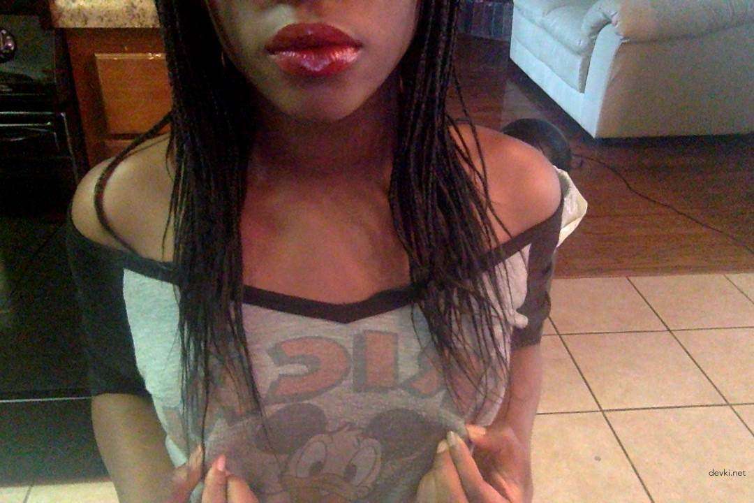 Amateur Babe Captures Her Boobs in Provocative Selfies