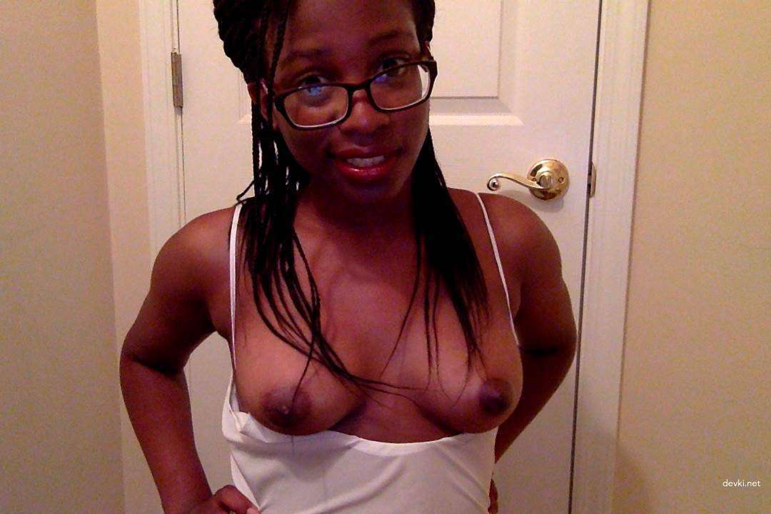 Amateur Babe Captures Her Boobs in Provocative Selfies