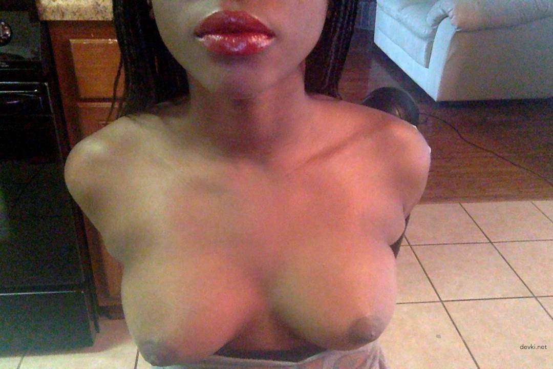 Amateur Babe Captures Her Boobs in Provocative Selfies