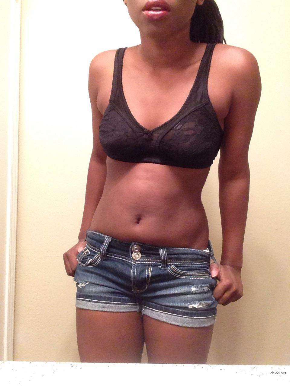 Amateur Babe Captures Her Boobs in Provocative Selfies
