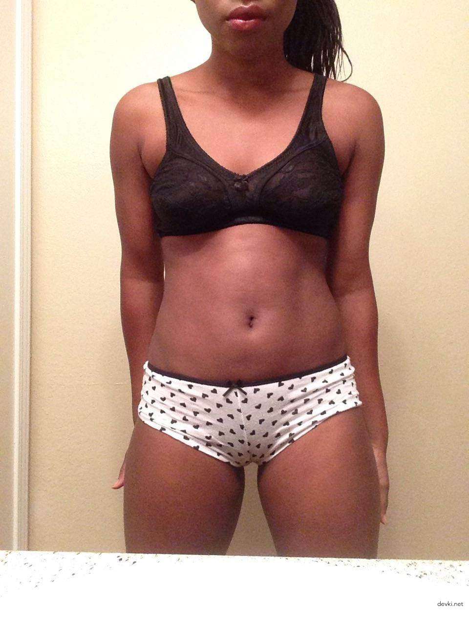 Amateur Babe Captures Her Boobs in Provocative Selfies