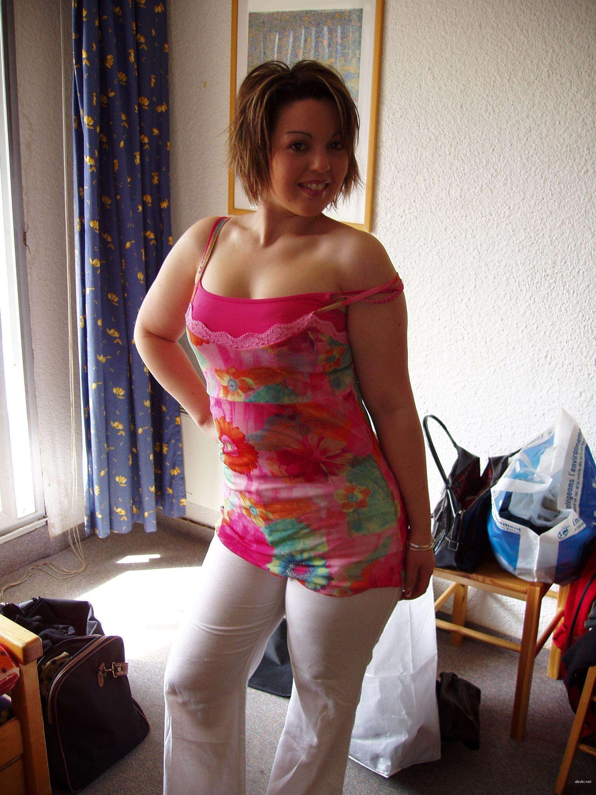 Amateur Woman with Big Ass in Explicit Sex Photos