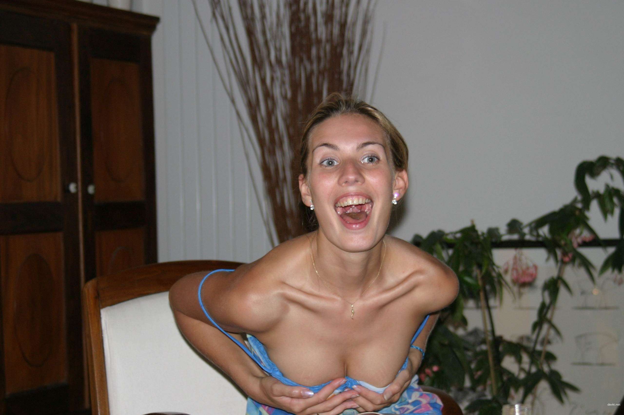 Drunk Girl Porn: Explicit Amateur Photos of Intoxicated Slut