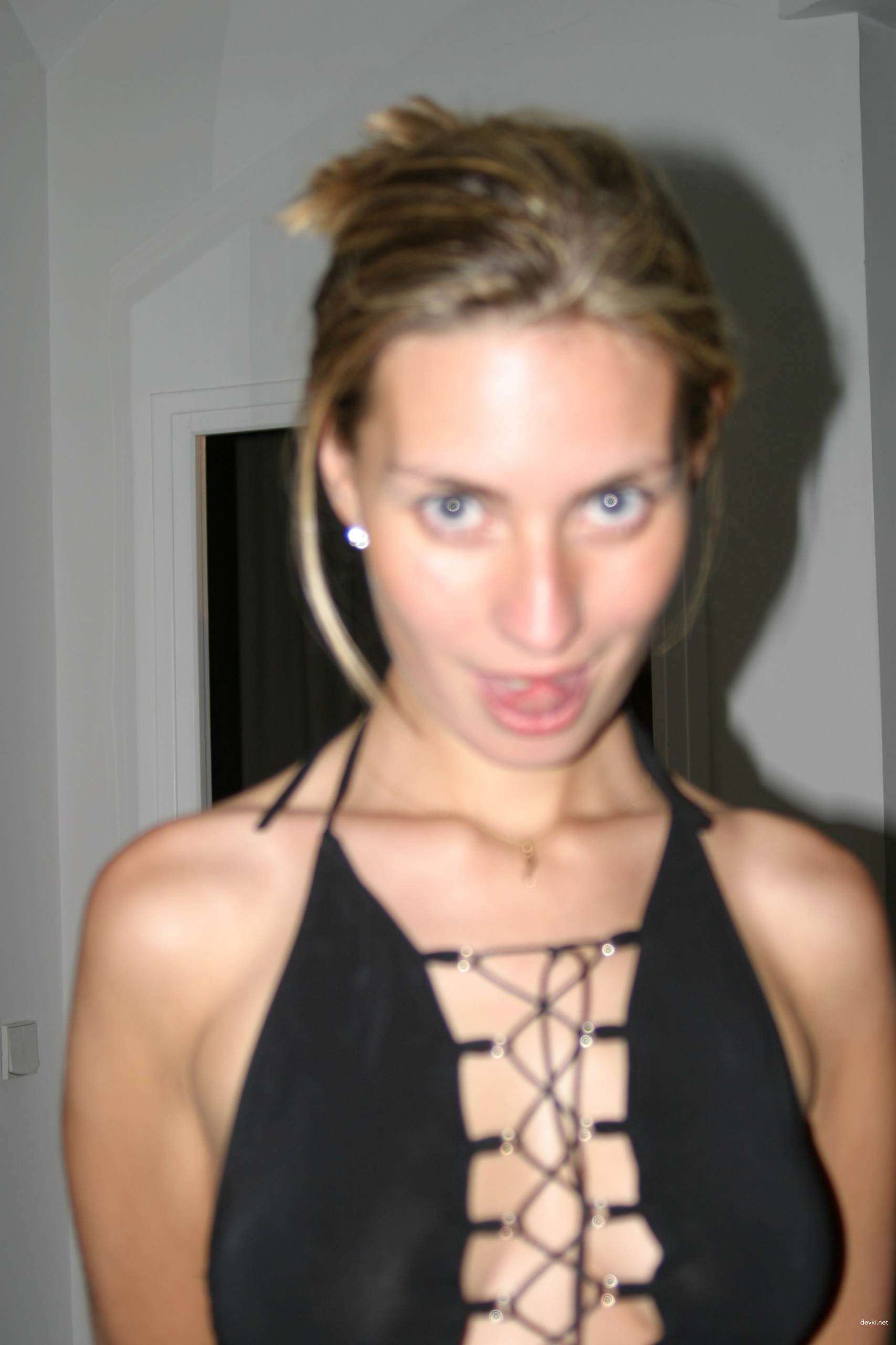 Drunk Girl Porn: Explicit Amateur Photos of Intoxicated Slut