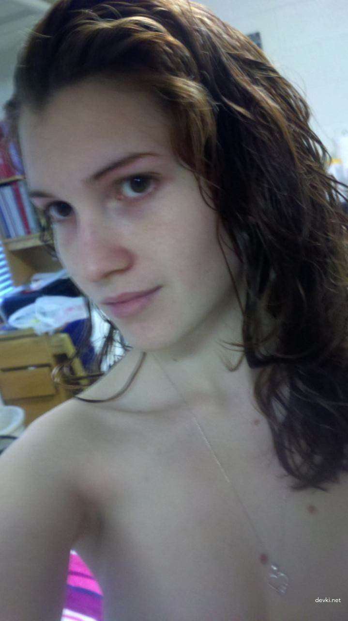 Hot Amateur Girl's Naughty Home Selfie - Explicit Young Woman Self Portrait
