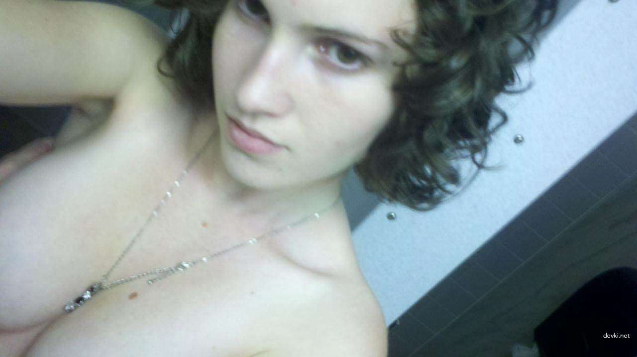 Hot Amateur Girl's Naughty Home Selfie - Explicit Young Woman Self Portrait