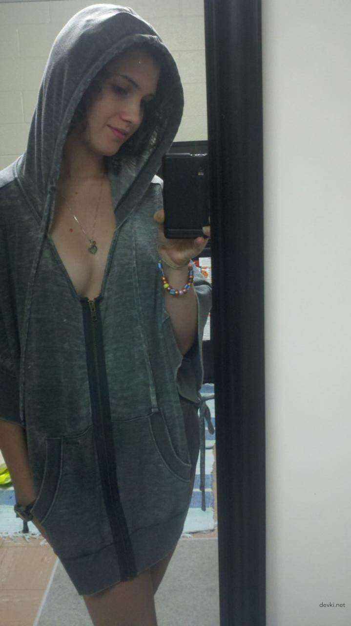 Hot Amateur Girl's Naughty Home Selfie - Explicit Young Woman Self Portrait