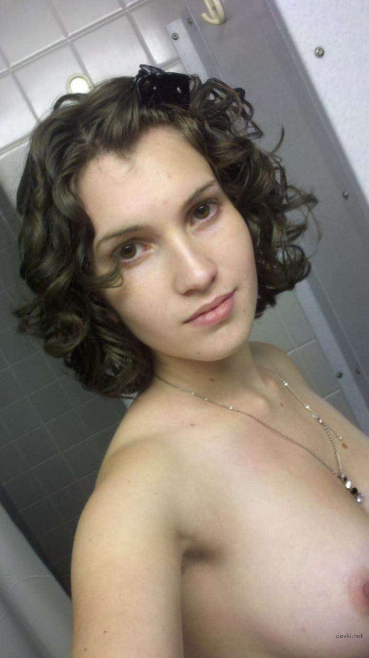 Hot Amateur Girl's Naughty Home Selfie - Explicit Young Woman Self Portrait