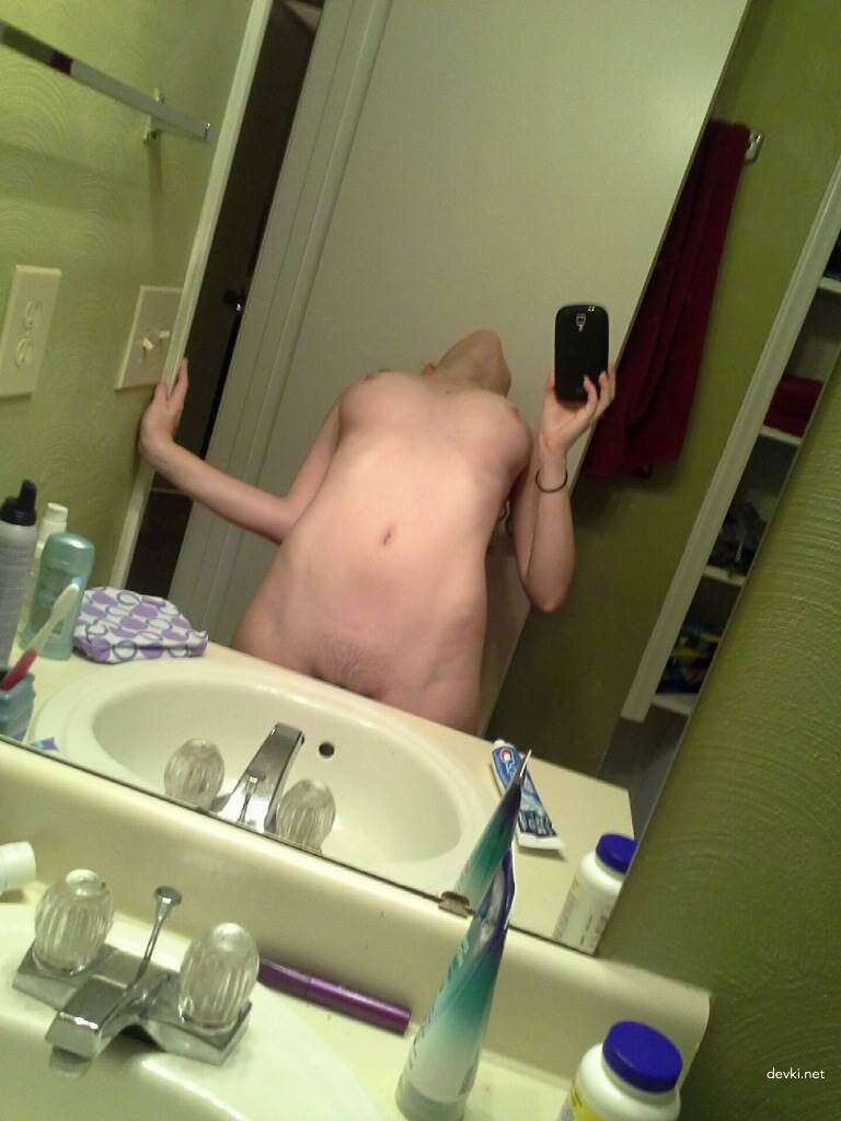 Hot Amateur Girl's Naughty Home Selfie - Explicit Young Woman Self Portrait