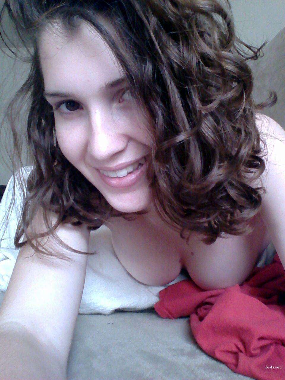 Hot Amateur Girl's Naughty Home Selfie - Explicit Young Woman Self Portrait