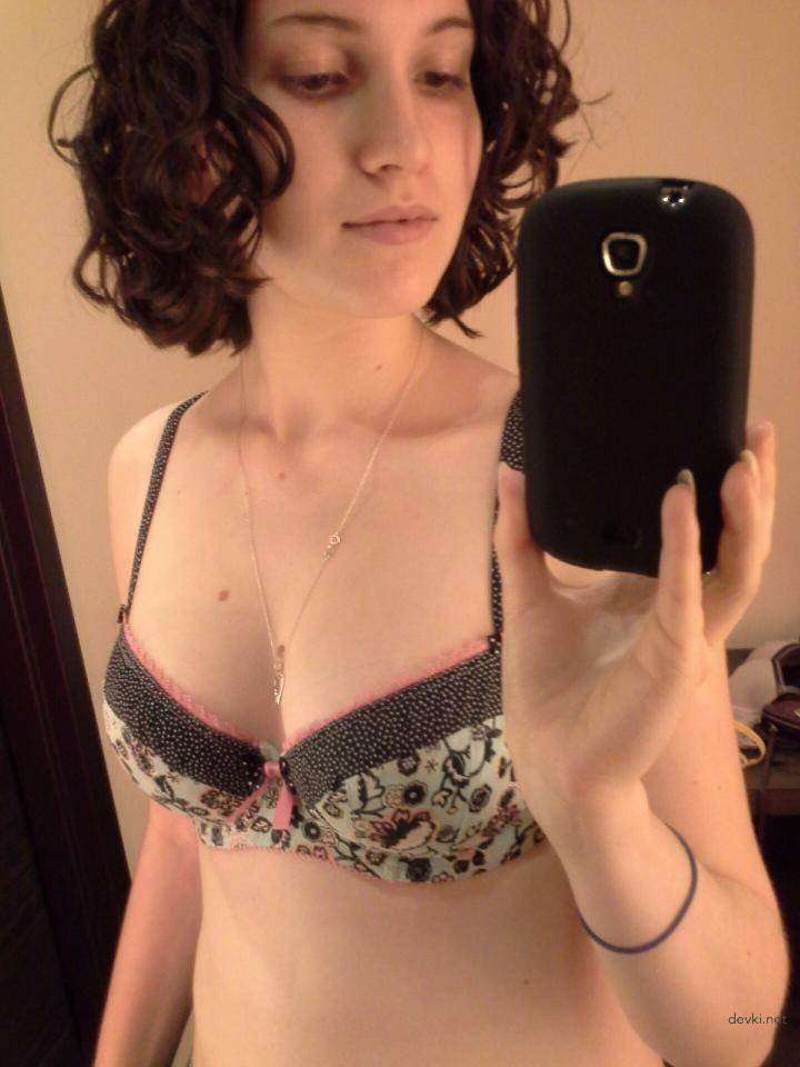 Hot Amateur Girl's Naughty Home Selfie - Explicit Young Woman Self Portrait