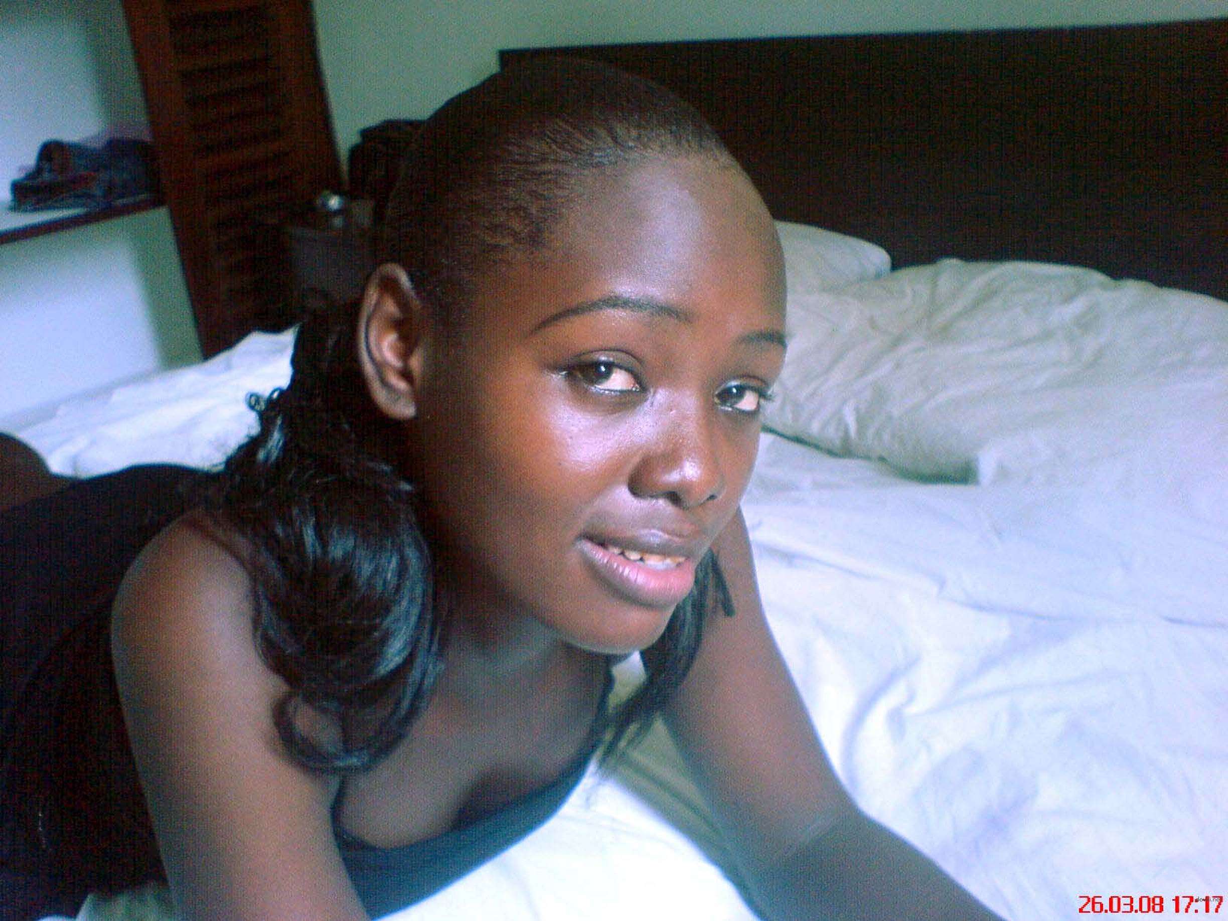 Slim Black Woman Nude: Amateur Photo of Naked Ebony Girl