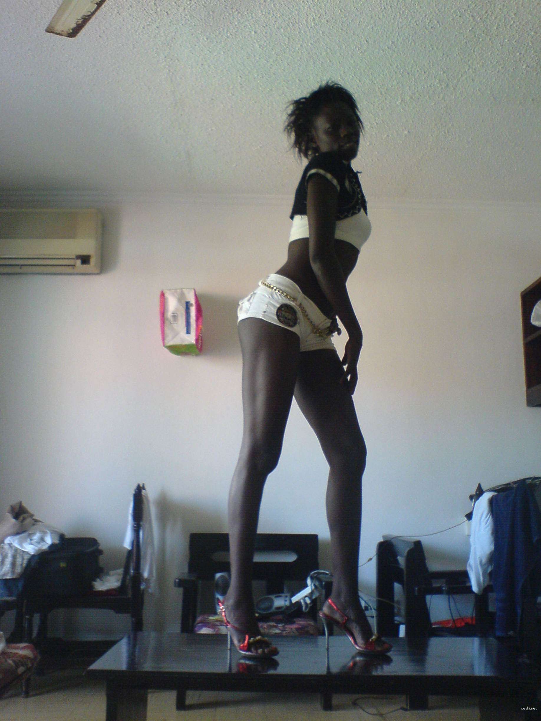 Slim Black Woman Nude: Amateur Photo of Naked Ebony Girl