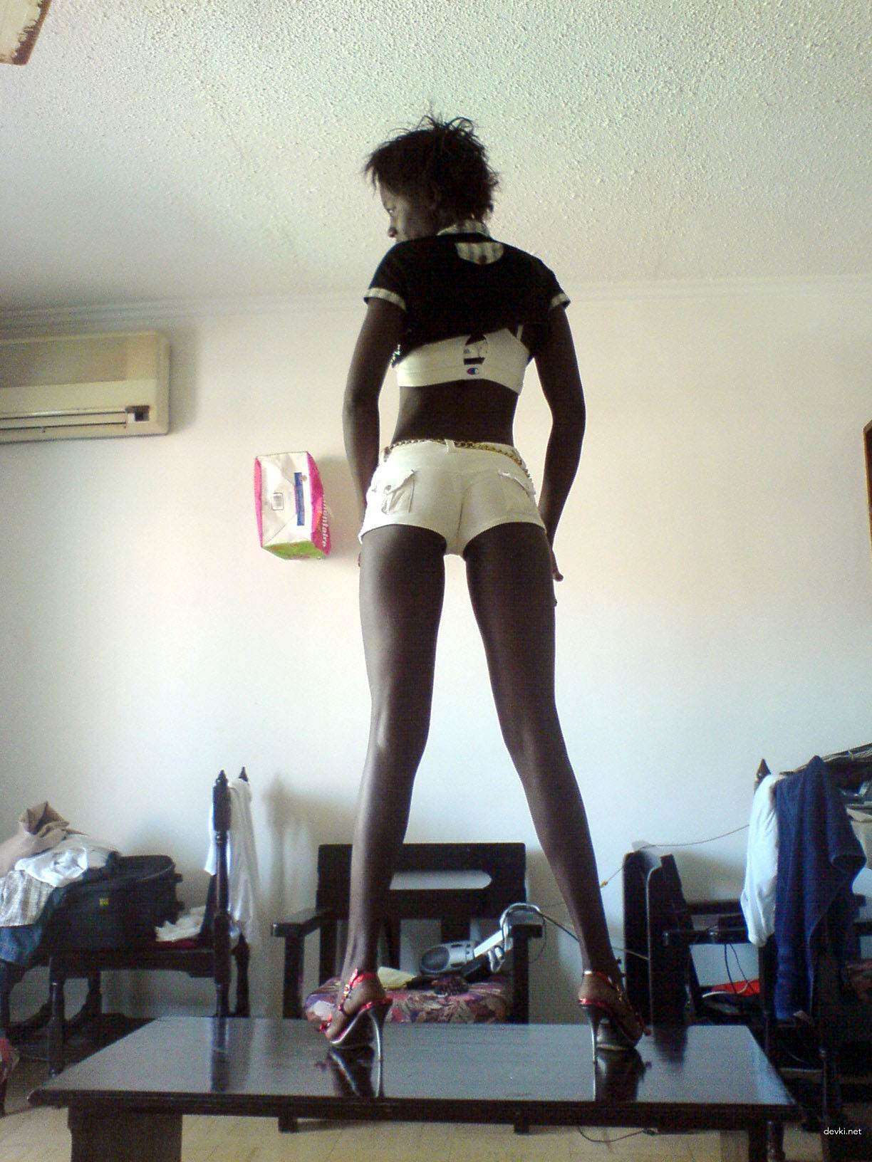 Slim Black Woman Nude: Amateur Photo of Naked Ebony Girl