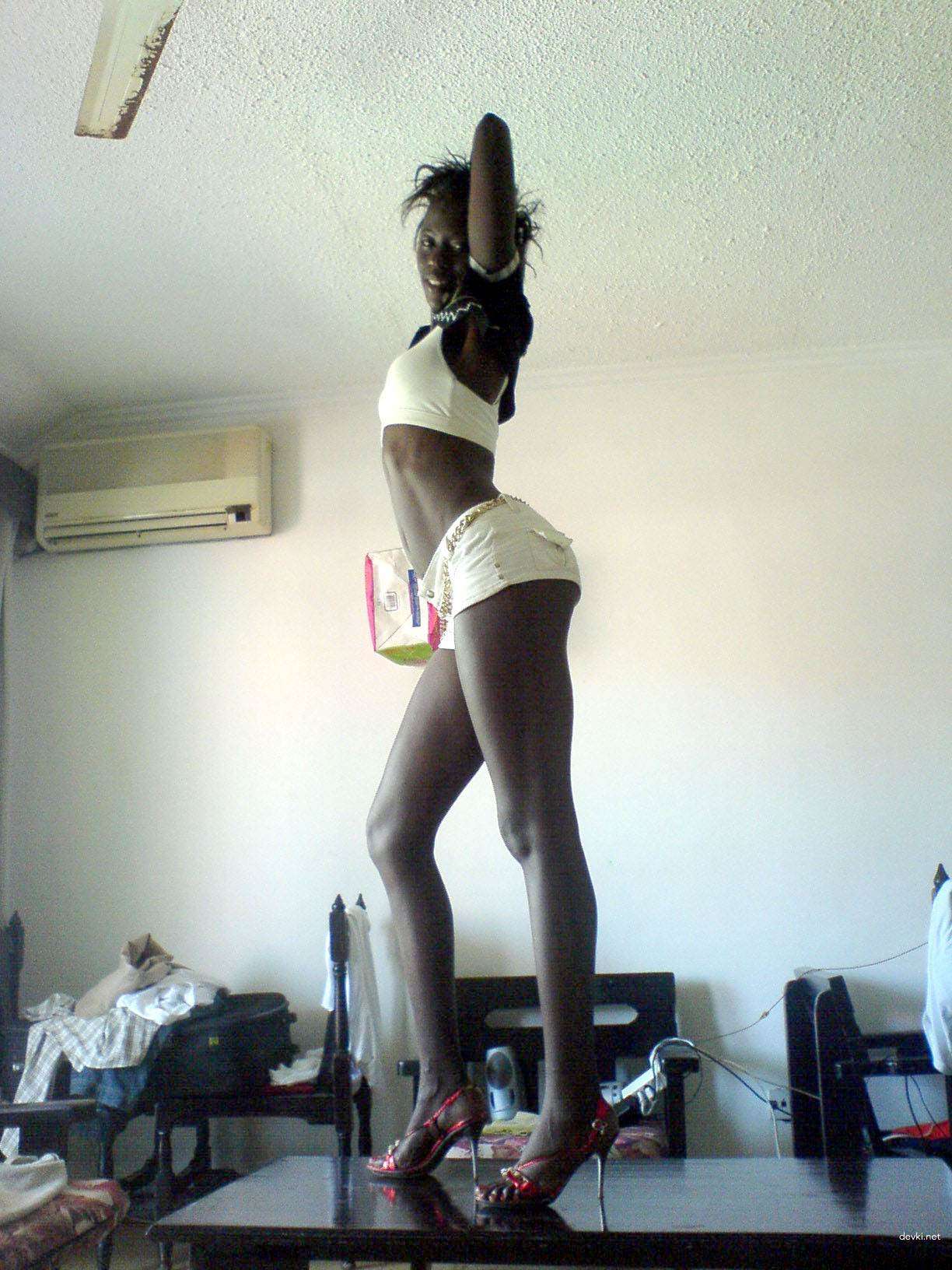 Slim Black Woman Nude: Amateur Photo of Naked Ebony Girl