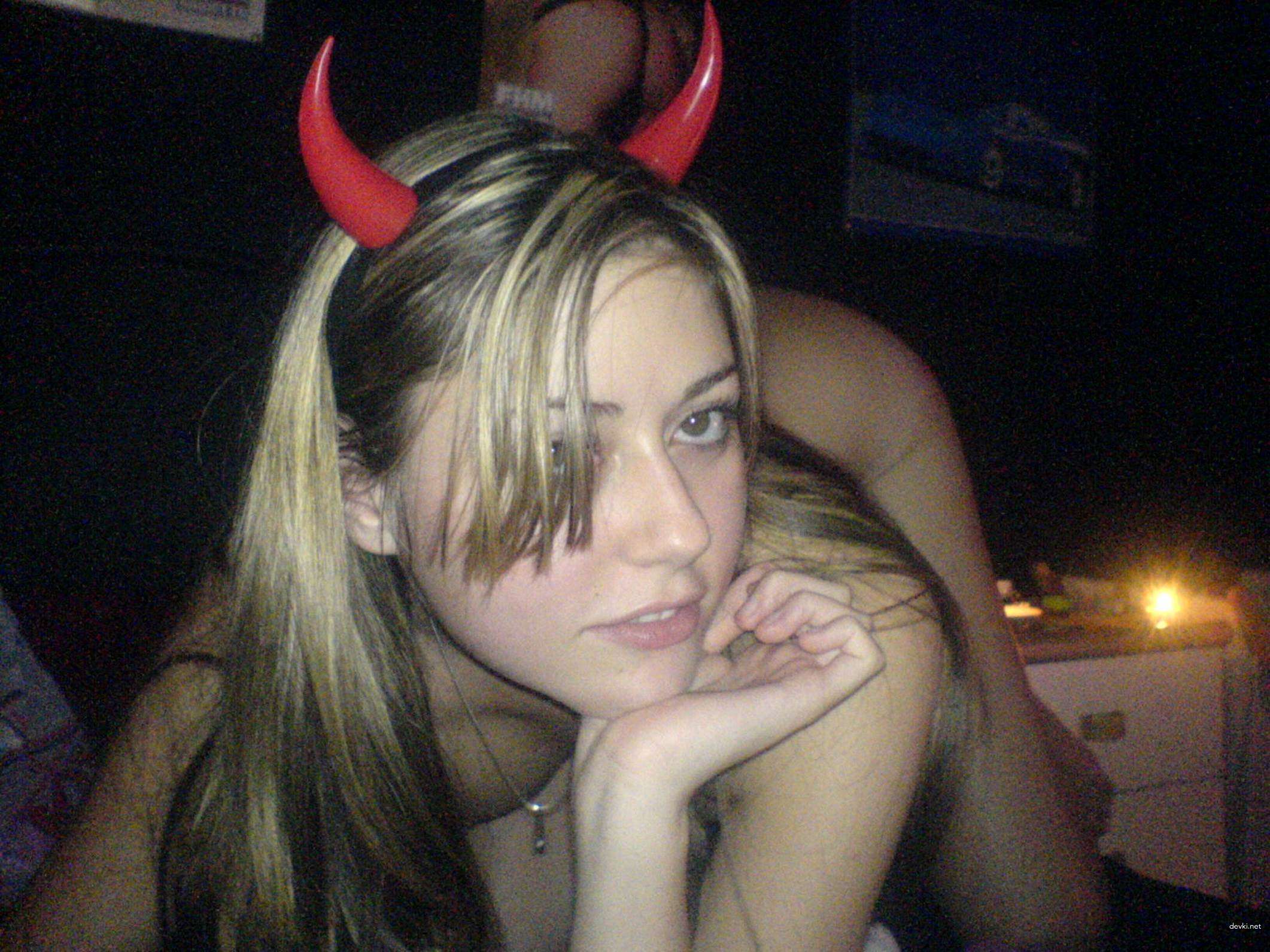 Amateur Slut Deepthroats Thick Cock - Explicit Blowjob Porn