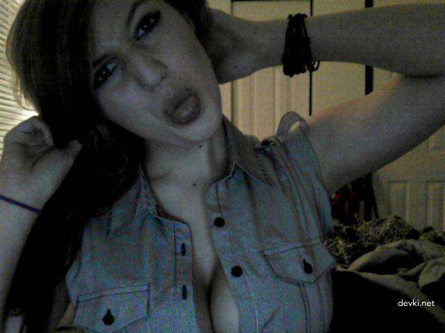 Hardcore Amateur Porn: Big Cock Deep Inside Hot Schoolgirl