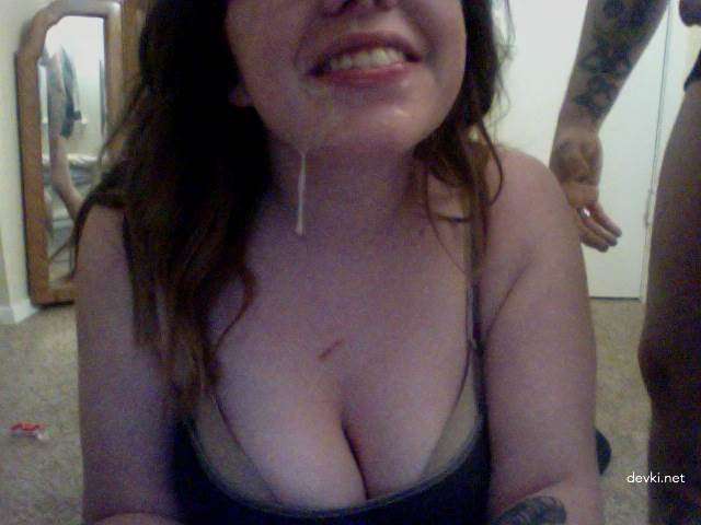 Curvy babe sucks dick in amateur porn pic