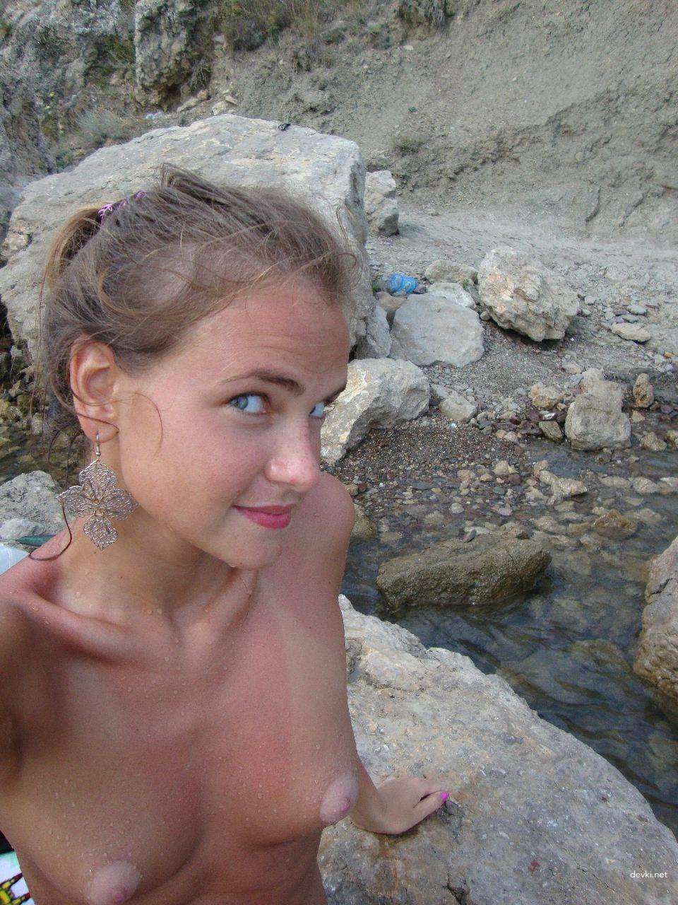 Private Nude Beach Photo of Amateur Girl: XXX Explicit Vacation Snapshot