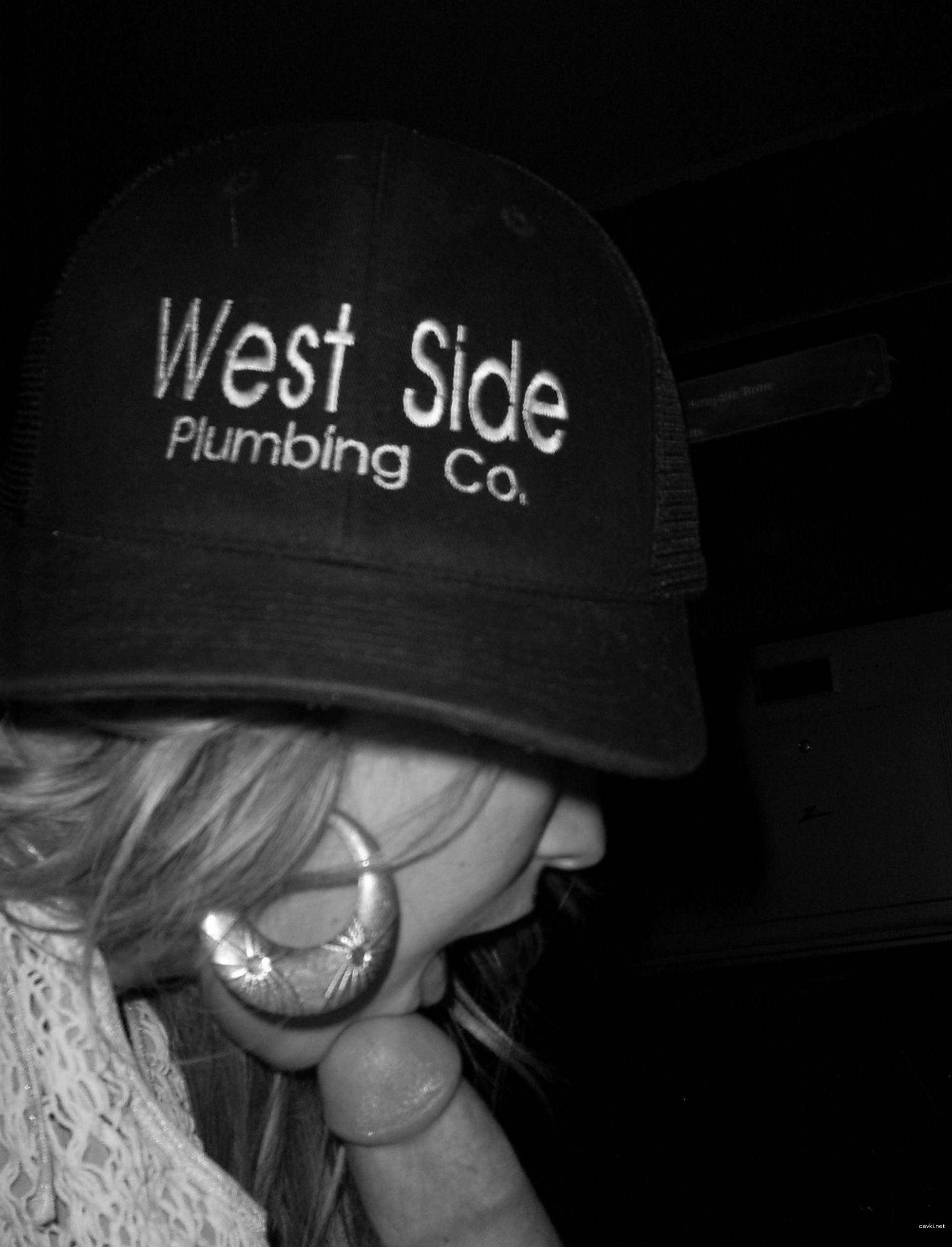 Young wife sucks dick in amateur porn photo