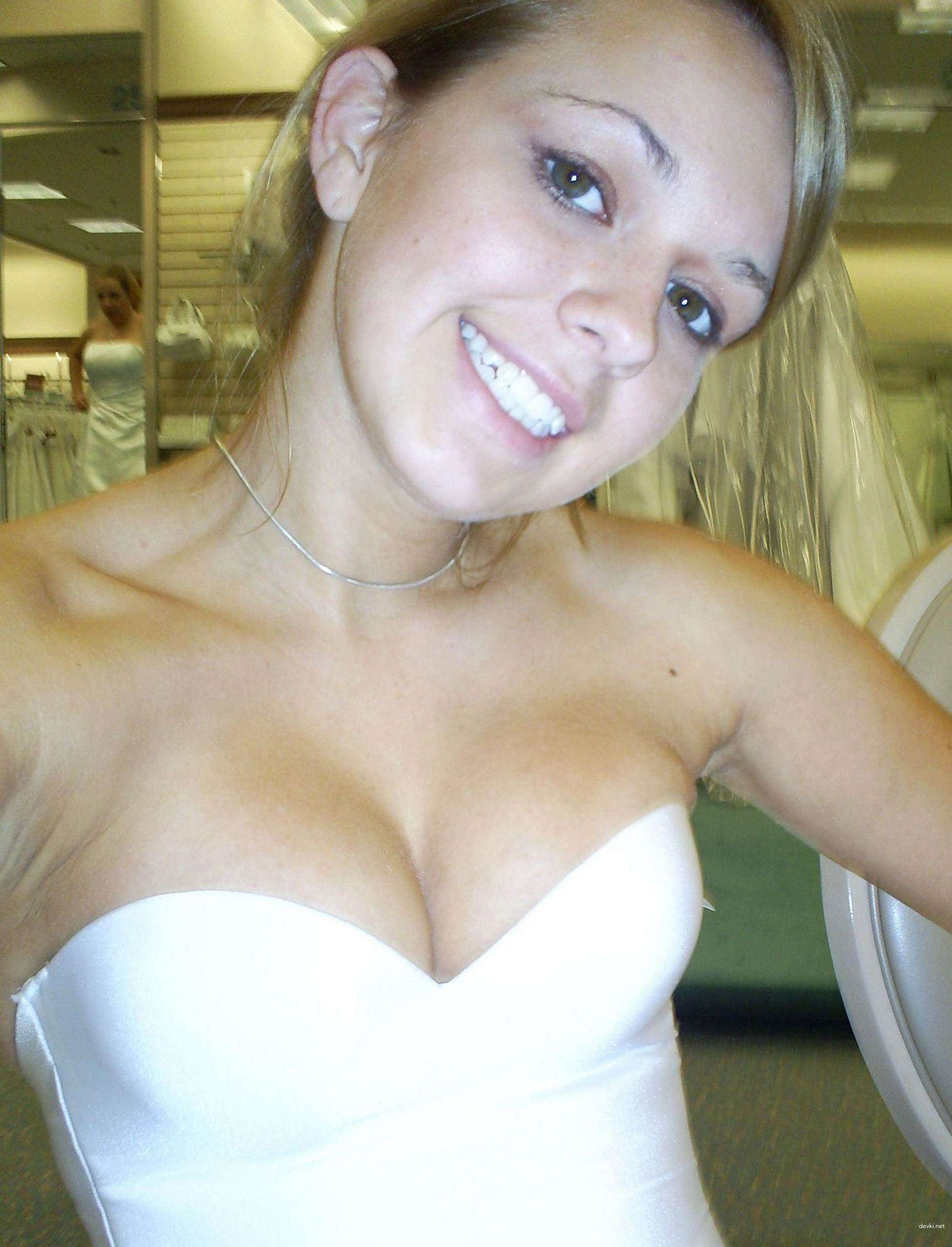 Young wife sucks dick in amateur porn photo