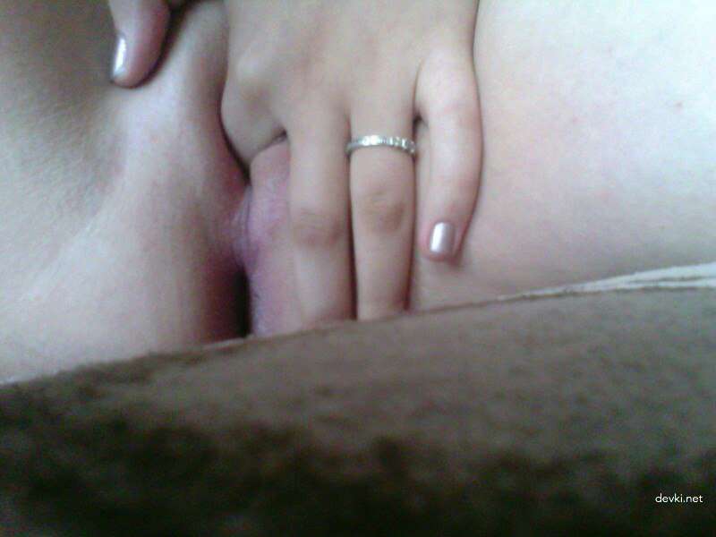 Amateur Girls' Explicit Porn Photos: Uncensored XXX Pics