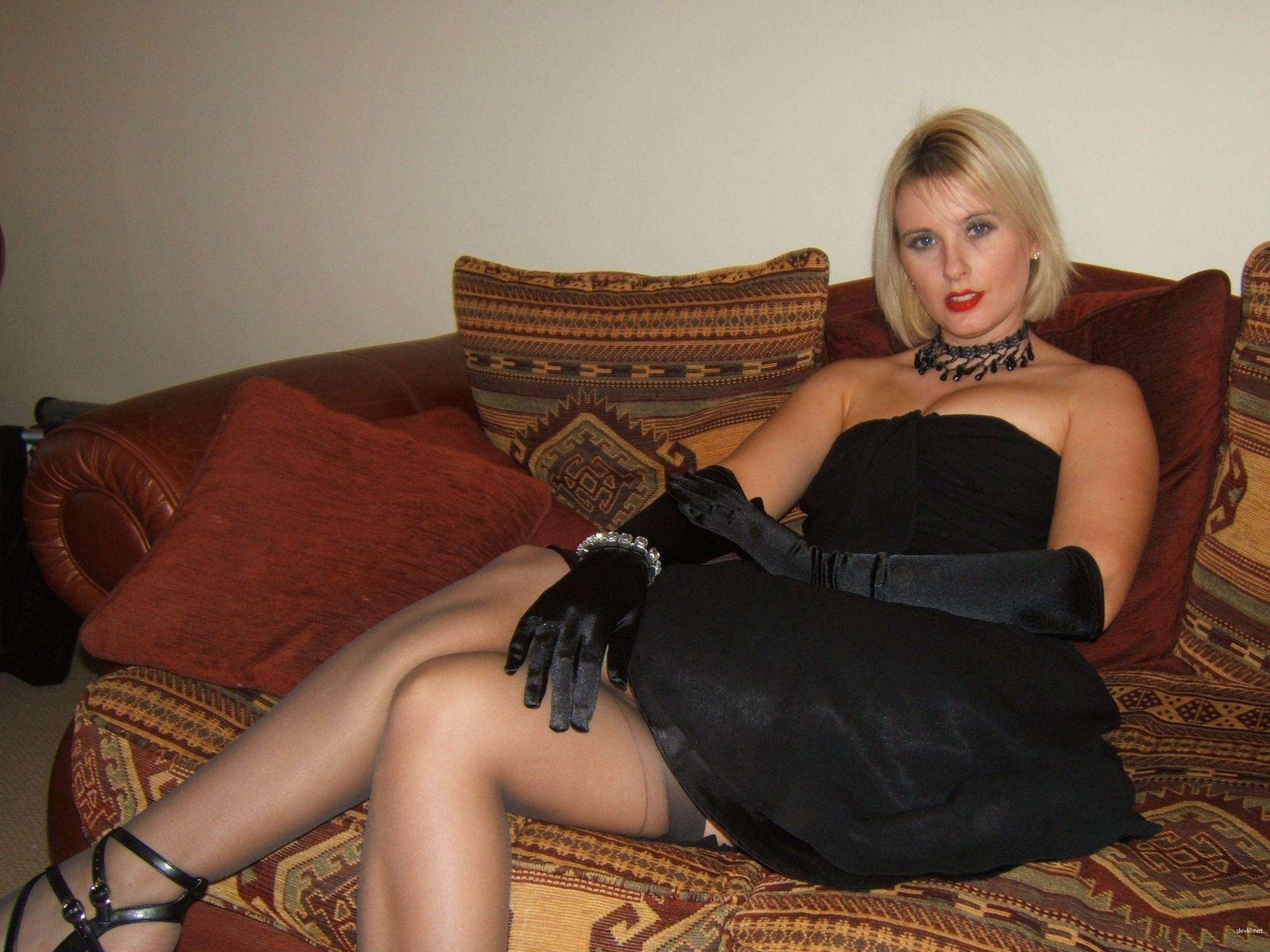 Hot MILF Amateur Porn: Naughty Mommy's Explicit Homemade Sex Pics