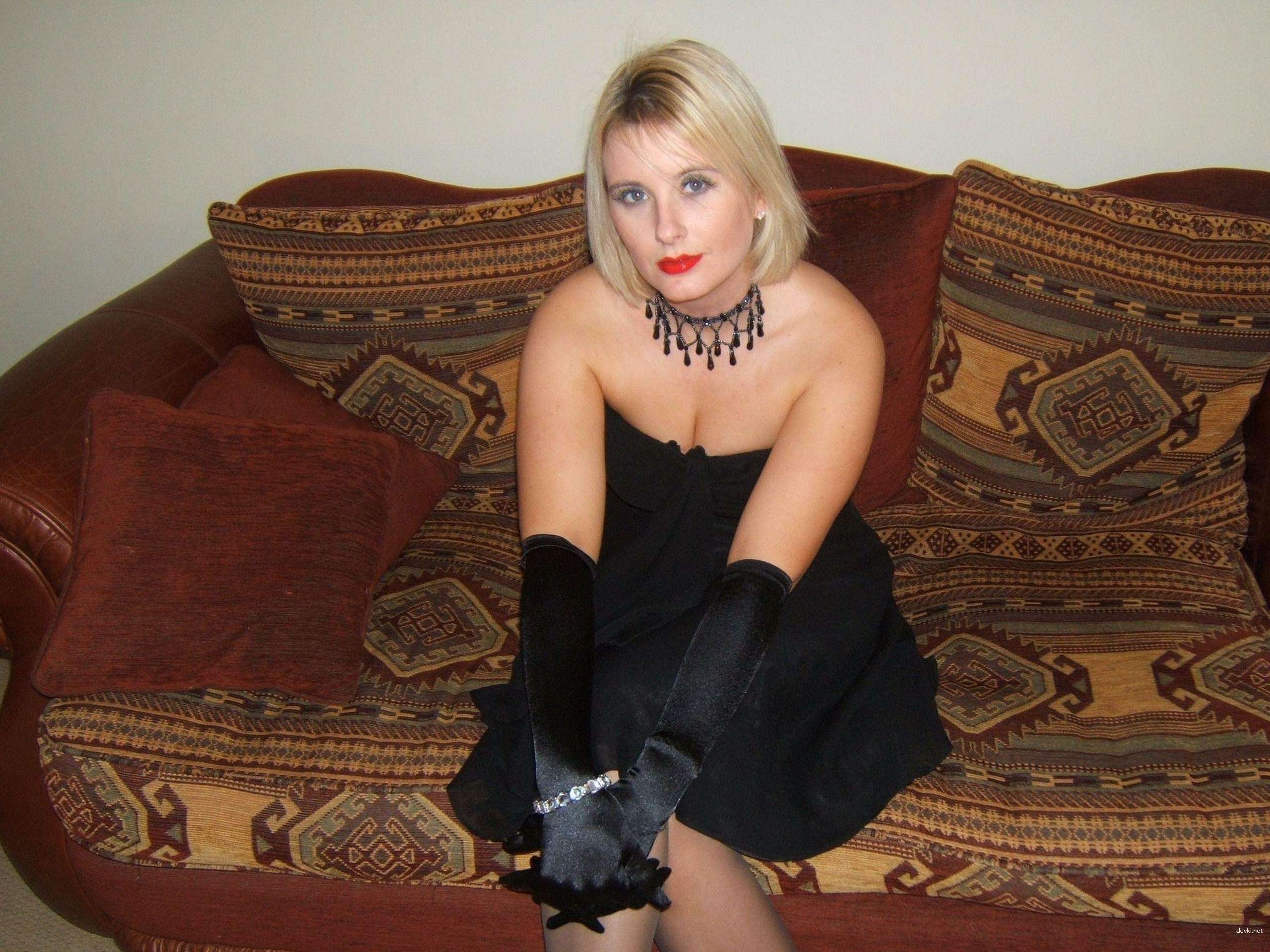 Hot MILF Amateur Porn: Naughty Mommy's Explicit Homemade Sex Pics