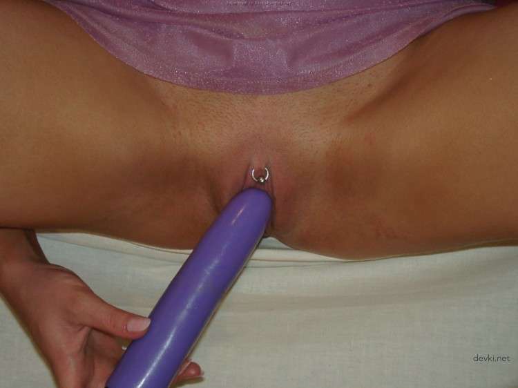 Amateur Slut Playing with Pussy - Explicit XXX Photos