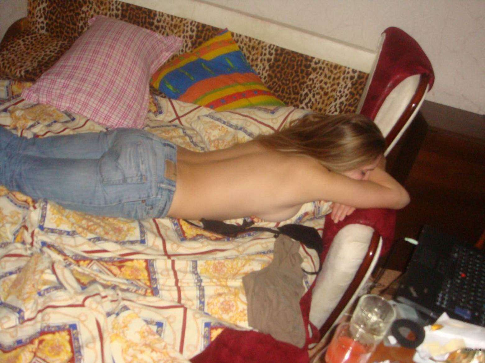 Explicit Nude Nudist Amateur Porn Photos - Private Naked Girl Pics