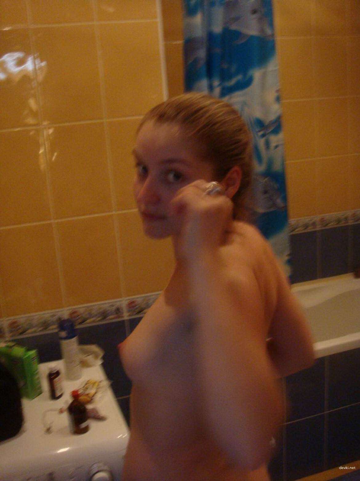 Explicit Nude Nudist Amateur Porn Photos - Private Naked Girl Pics