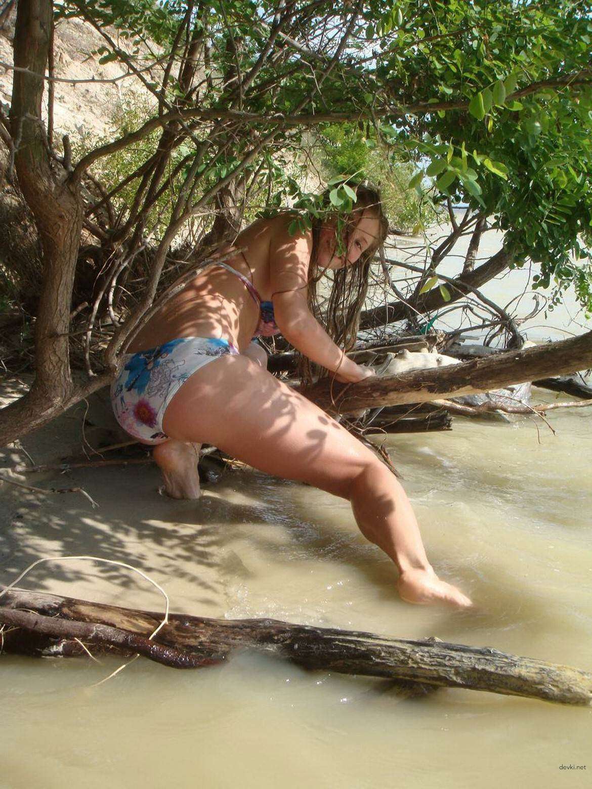 Explicit Nude Nudist Amateur Porn Photos - Private Naked Girl Pics