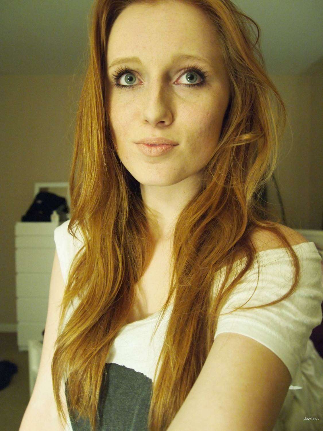 Redhead Teen's Explicit Homemade Selfies - Amateur Porn Pics