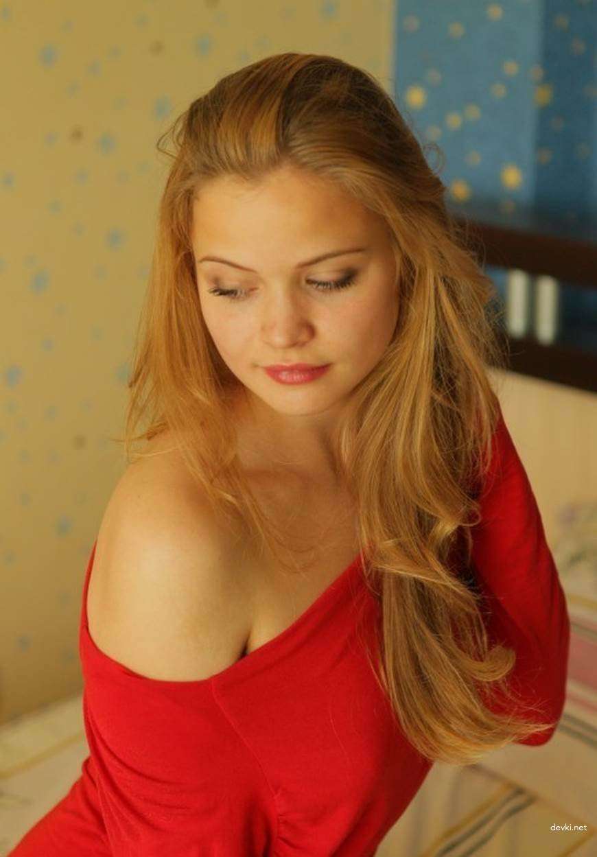 Blonde Amateur Porn Pics: Explicit XXX Photos of Sexy Blonde in Action