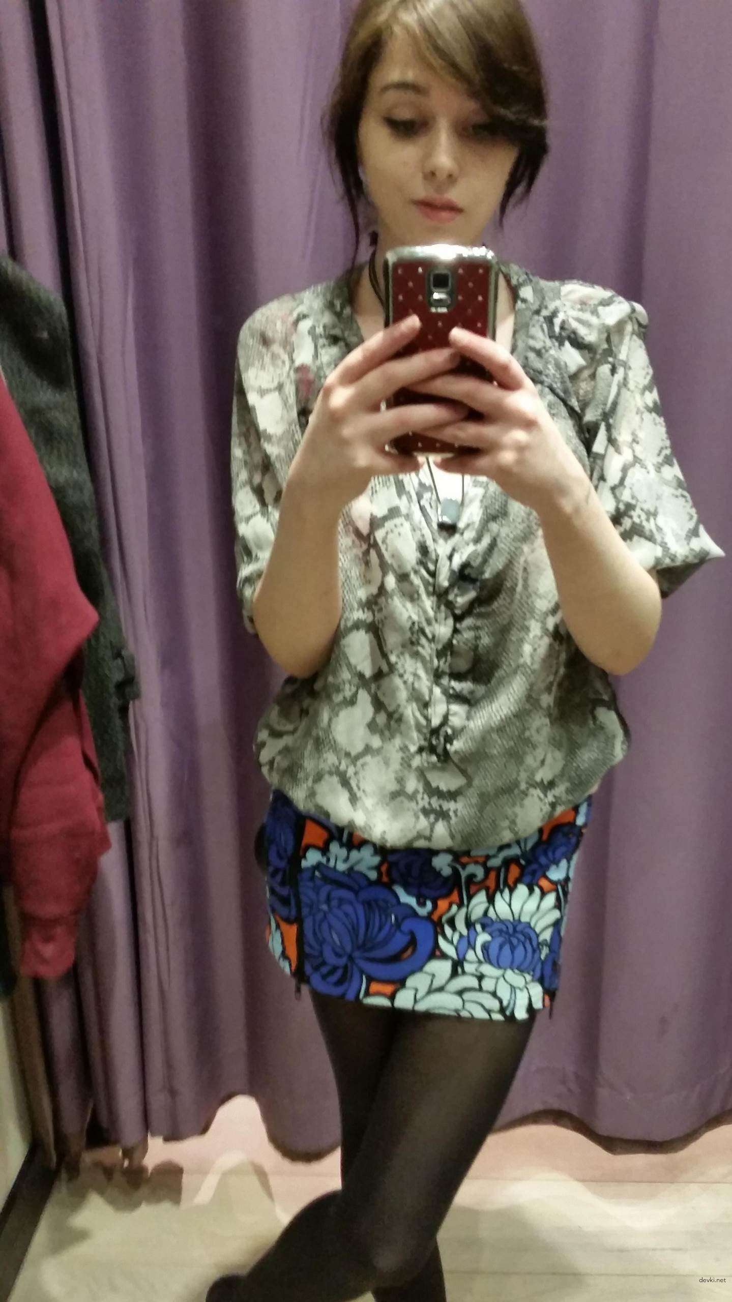 Sexy Amateur Babe Deepthroats Boyfriend's Cock in Explicit Blowjob Photo