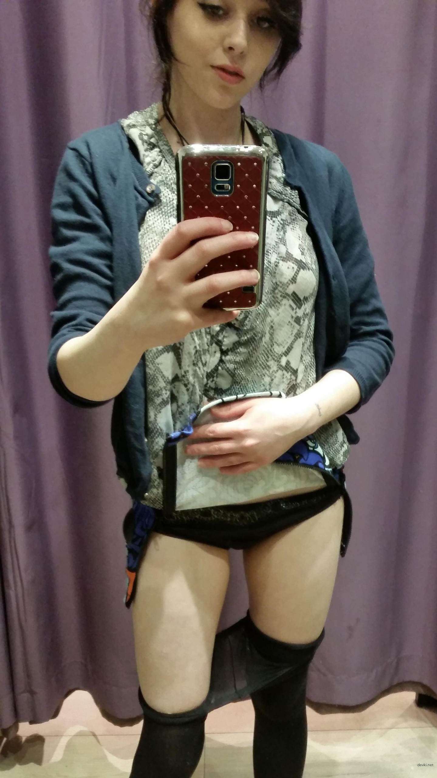 Sexy Amateur Babe Deepthroats Boyfriend's Cock in Explicit Blowjob Photo