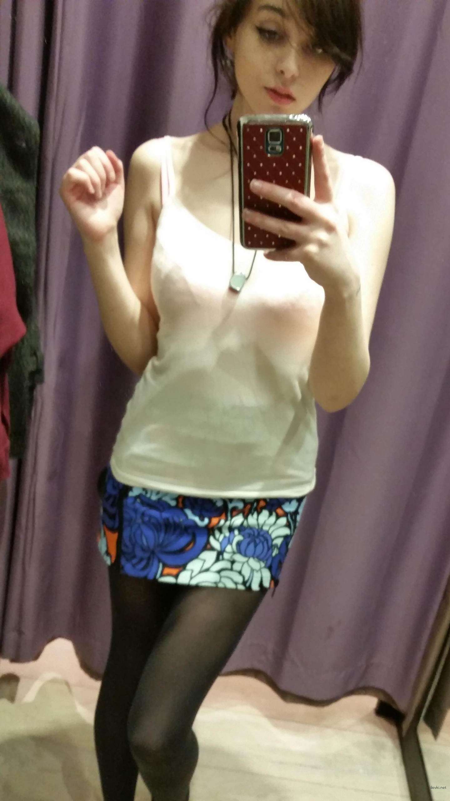 Sexy Amateur Babe Deepthroats Boyfriend's Cock in Explicit Blowjob Photo