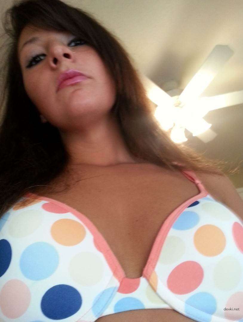 Fitness Girl Exposes Herself Nude - Amateur Porn Photo