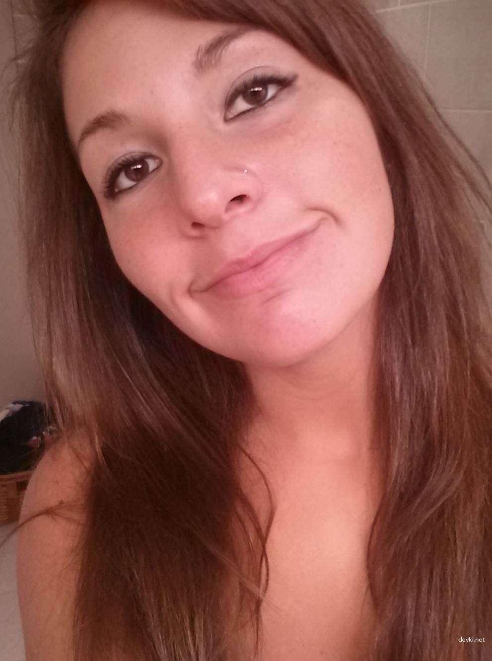 Fitness Girl Exposes Herself Nude - Amateur Porn Photo